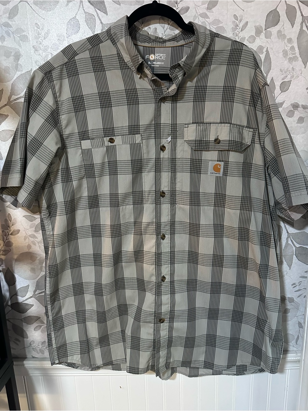 Carhartt Plaid Short-Sleeve Button-Down Shirt in Gray and Beige